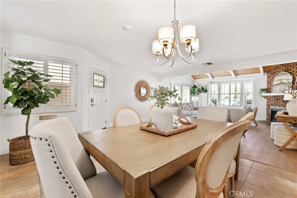 126 8th Seal Beach, CA 90740