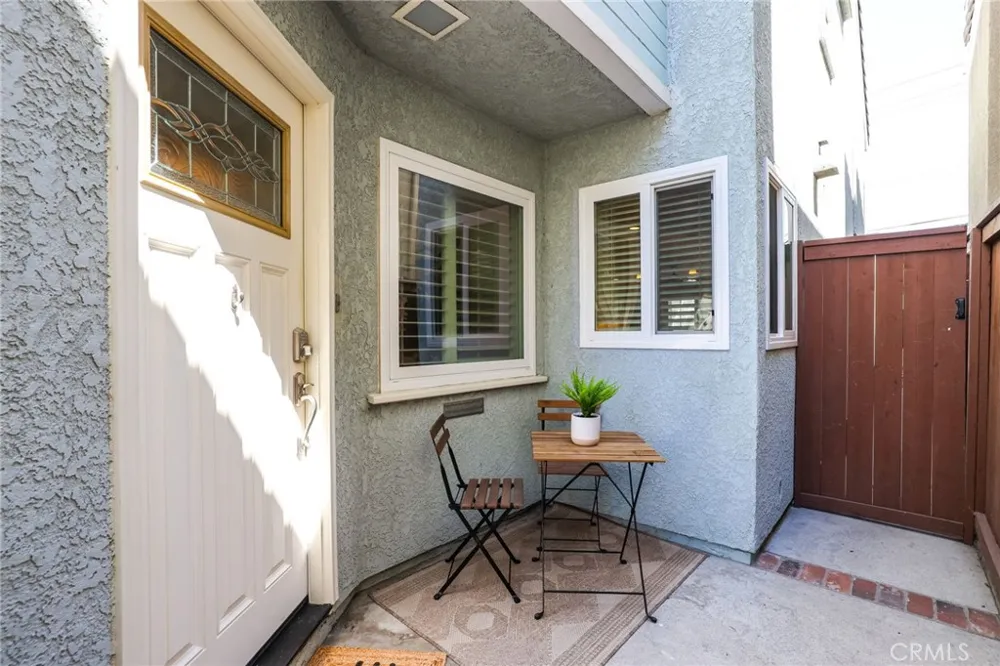 126 8th Seal Beach, CA 90740