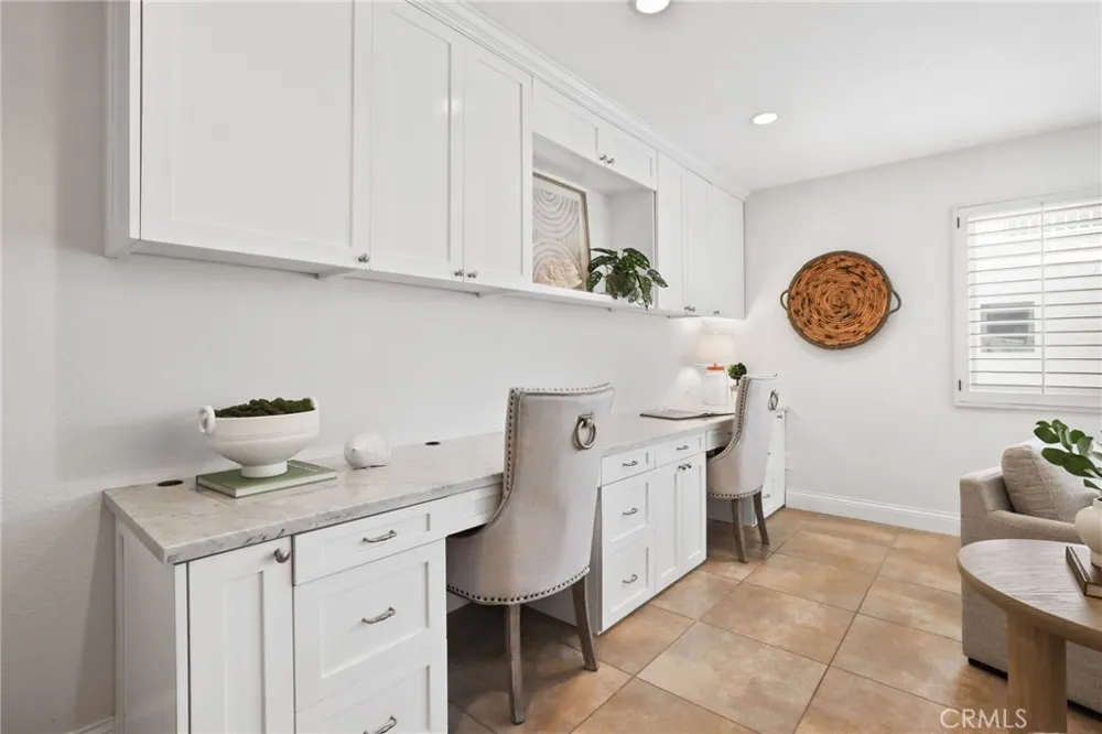 126 8th Seal Beach, CA 90740