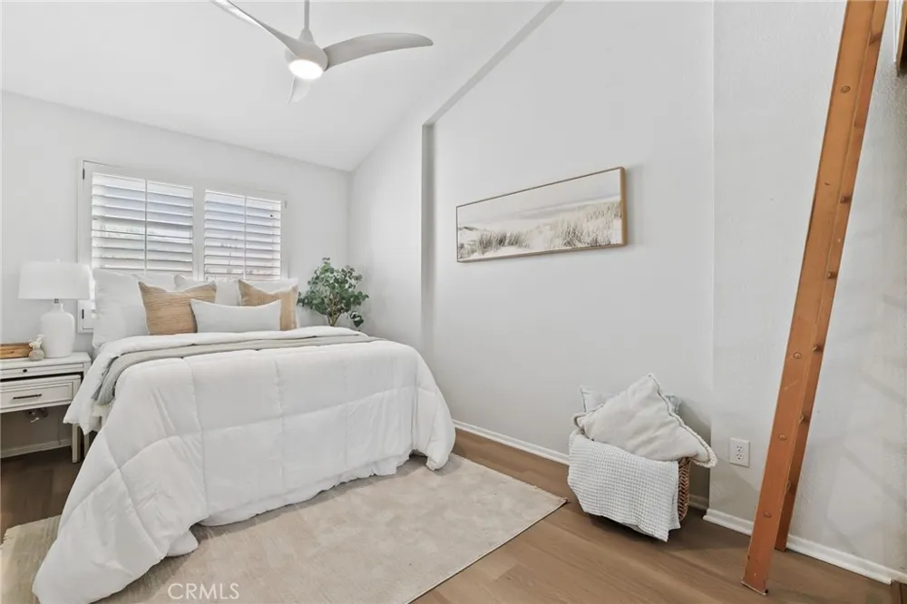 126 8th Seal Beach, CA 90740