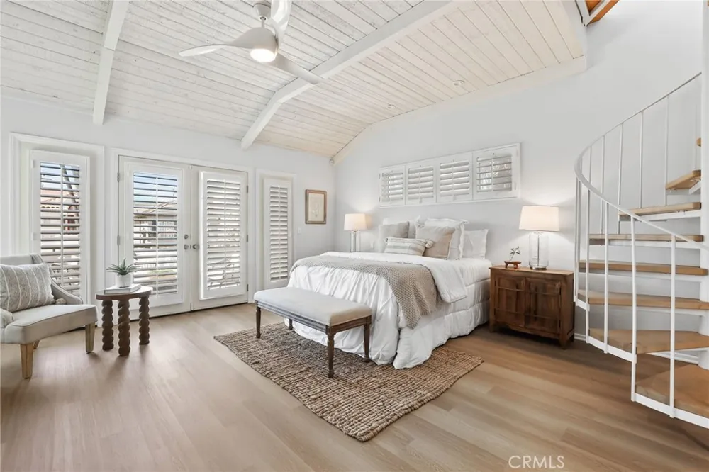 126 8th Seal Beach, CA 90740