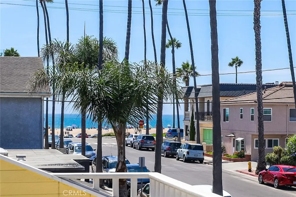 126 8th Seal Beach, CA 90740