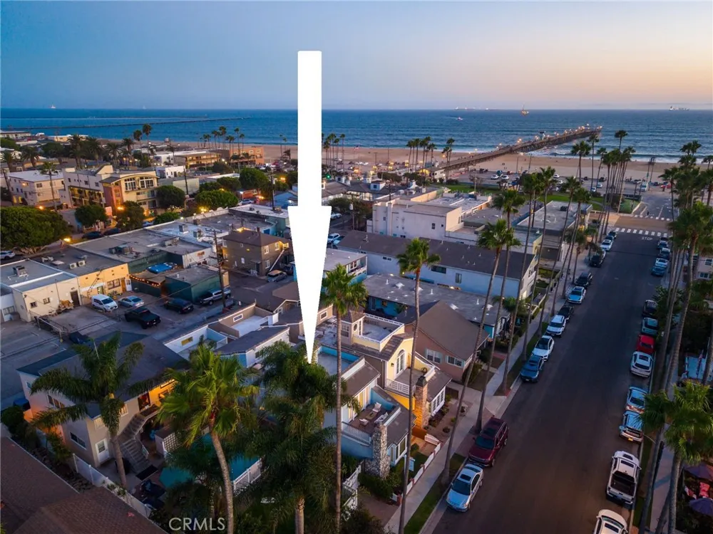 126 8th Seal Beach, CA 90740