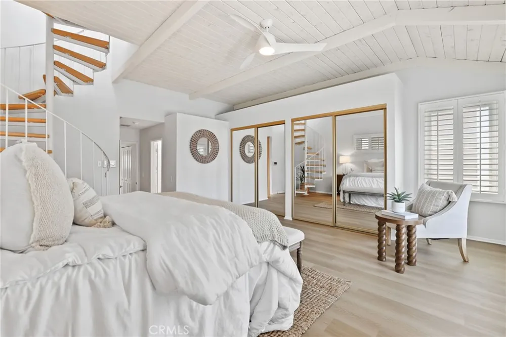 126 8th Seal Beach, CA 90740
