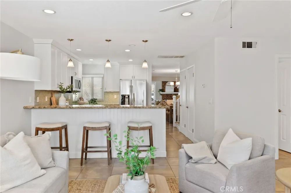 126 8th Seal Beach, CA 90740