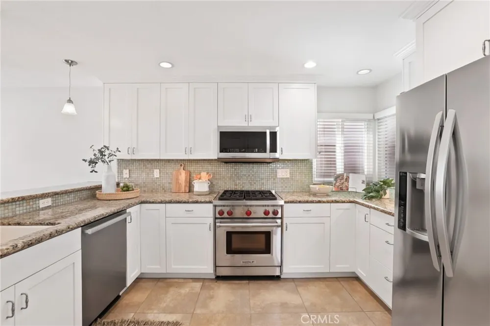 126 8th Seal Beach, CA 90740