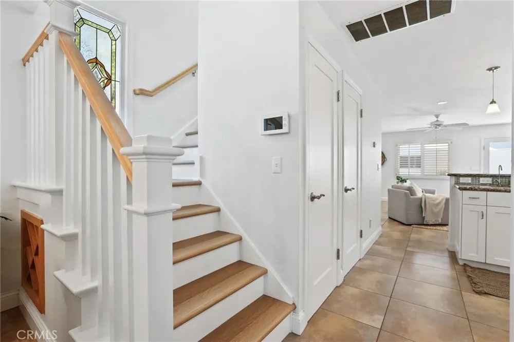 126 8th Seal Beach, CA 90740