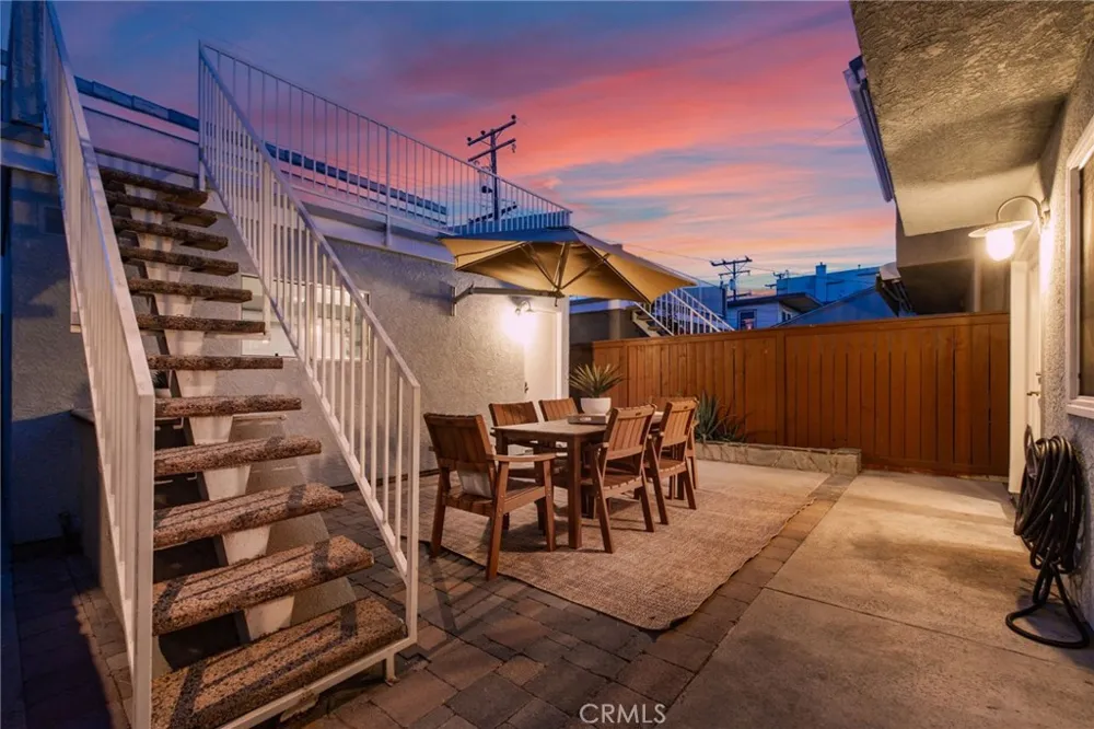 126 8th Seal Beach, CA 90740
