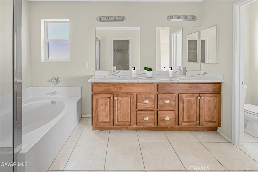 2116 Knollwood Court Court Rosamond, CA 93560