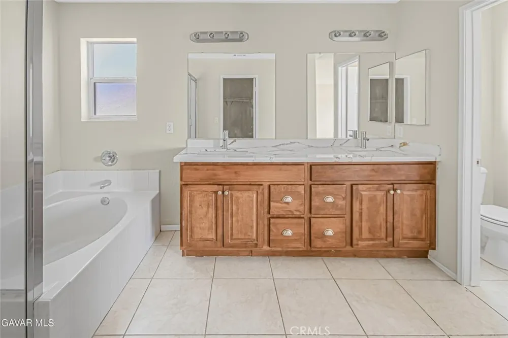 2116 Knollwood Court Court Rosamond, CA 93560