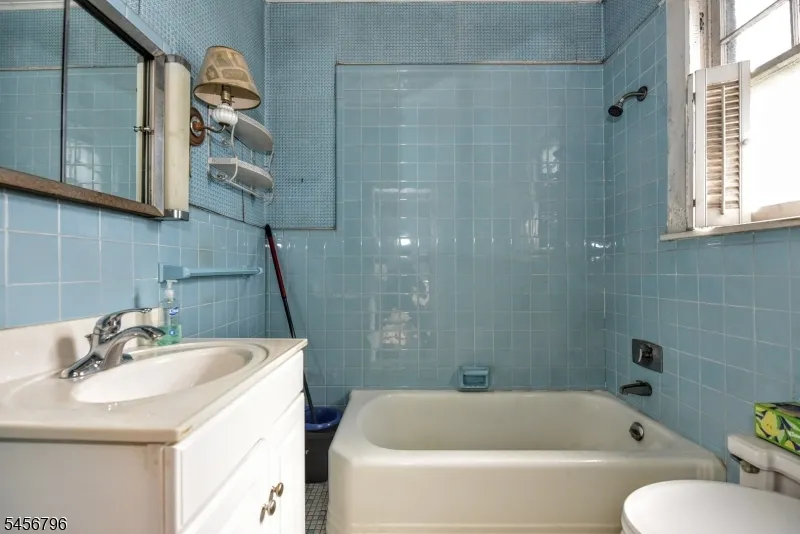 80 N 14Th St Prospect Park, NJ 07508