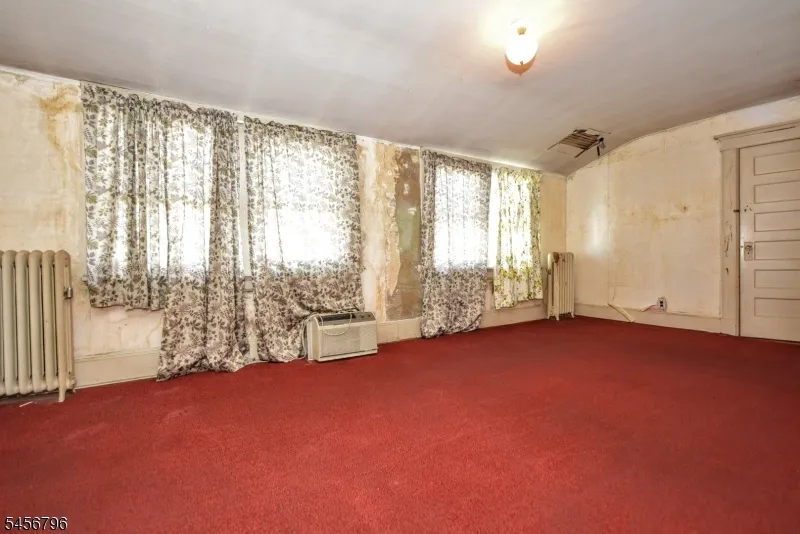 80 N 14Th St Prospect Park, NJ 07508