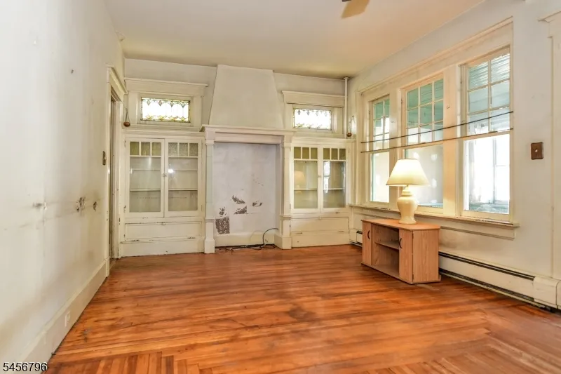 80 N 14Th St Prospect Park, NJ 07508
