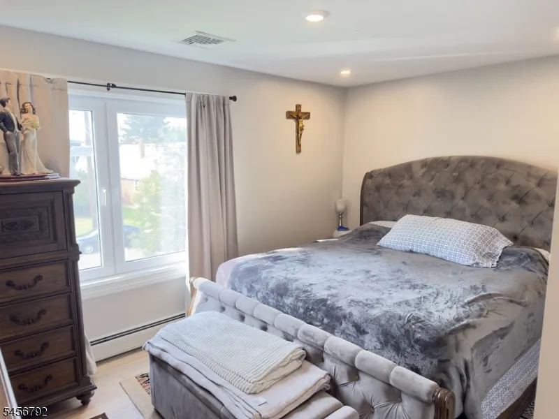 170 Mount Pleasant Ave Wallington, NJ 07057