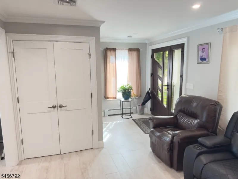 170 Mount Pleasant Ave Wallington, NJ 07057