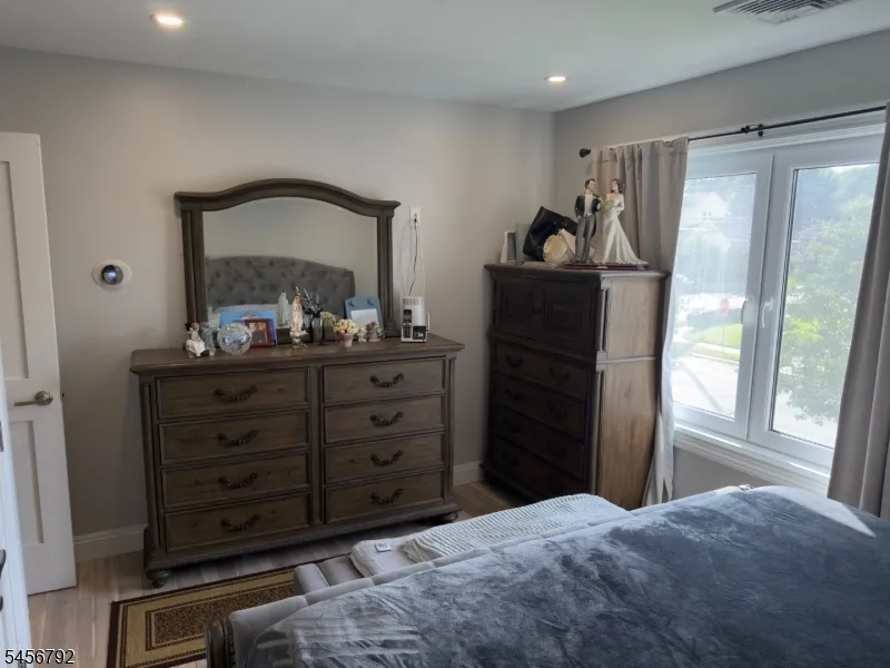 170 Mount Pleasant Ave Wallington, NJ 07057