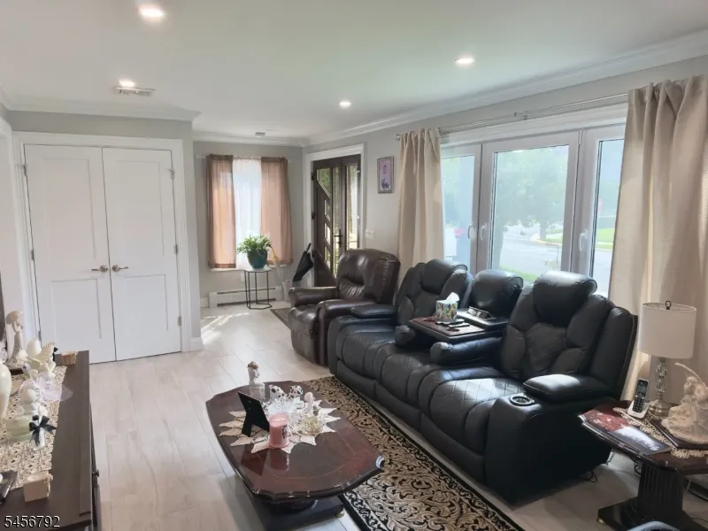 170 Mount Pleasant Ave Wallington, NJ 07057