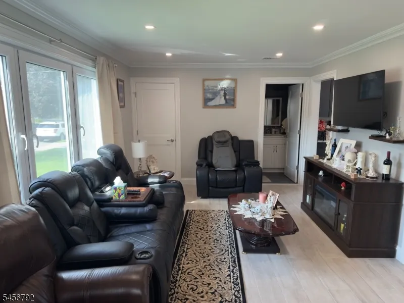 170 Mount Pleasant Ave Wallington, NJ 07057
