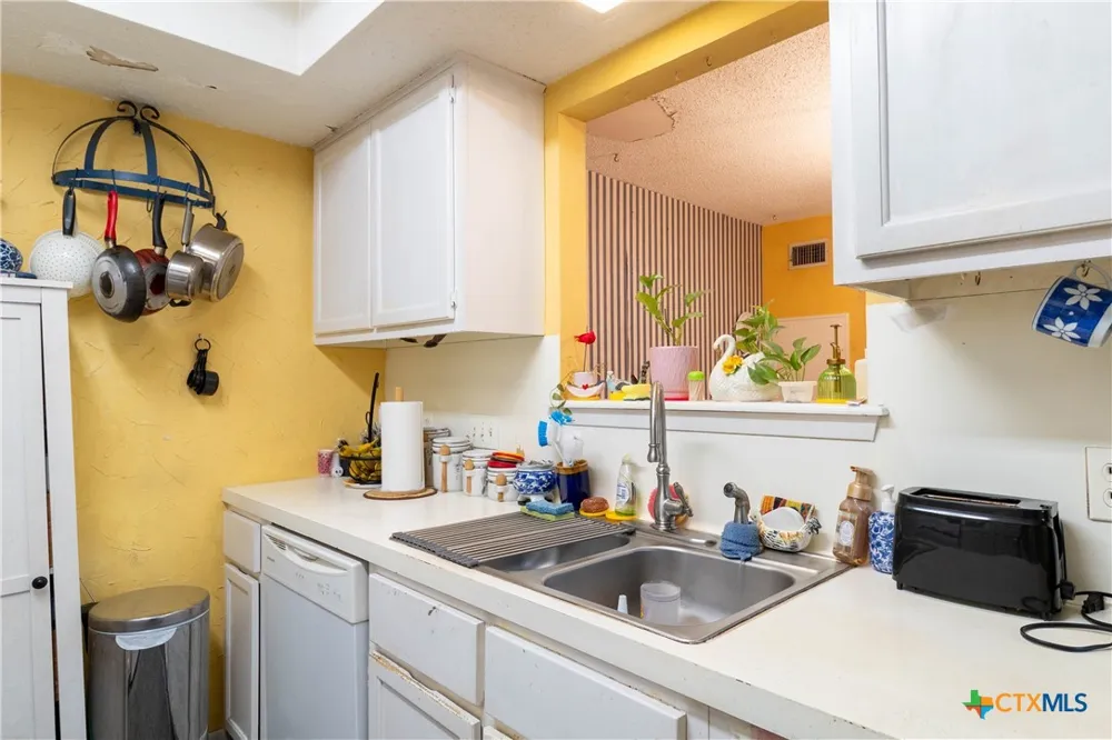 8340 Fathom Circle #504 Austin, TX 78750