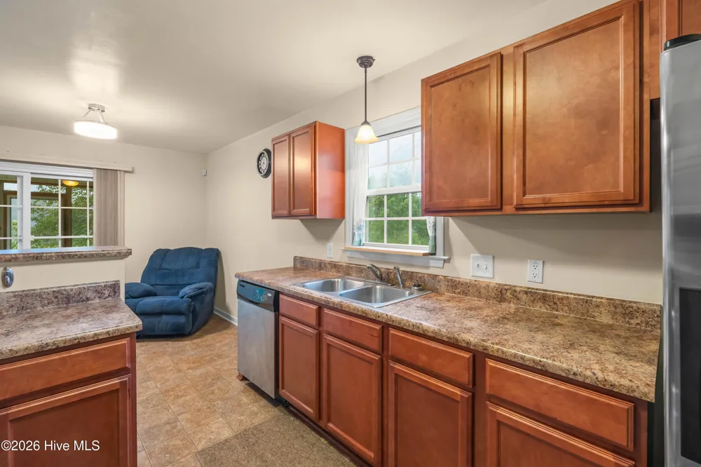 122 Silver Queen Lane Richlands, NC 28574