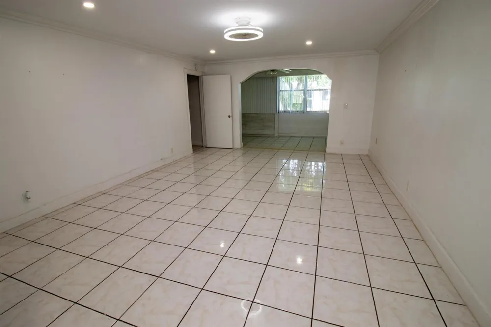 1040 NW 80TH AVENUE #203 Margate, FL 33063