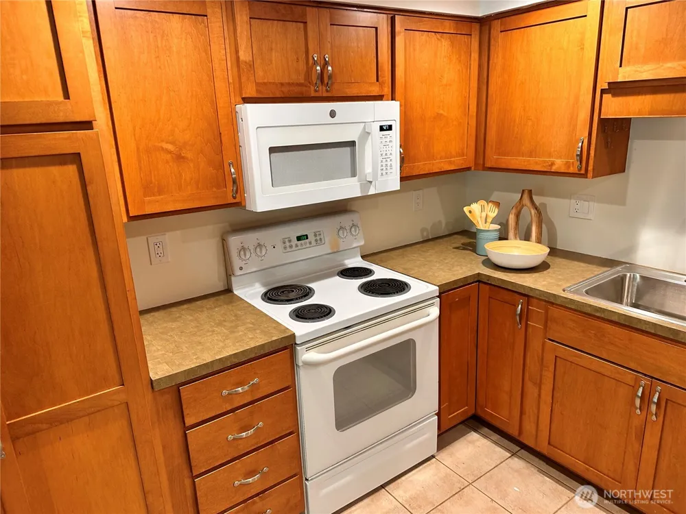 12536 15th Avenue NE #C1 Seattle, WA 98125