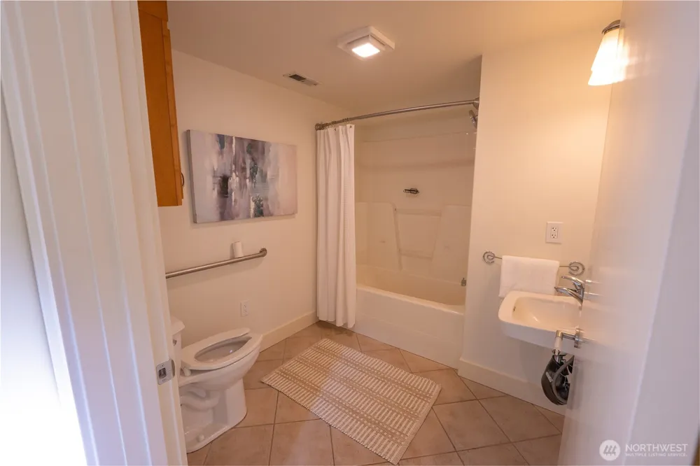 12536 15th Avenue NE #C1 Seattle, WA 98125
