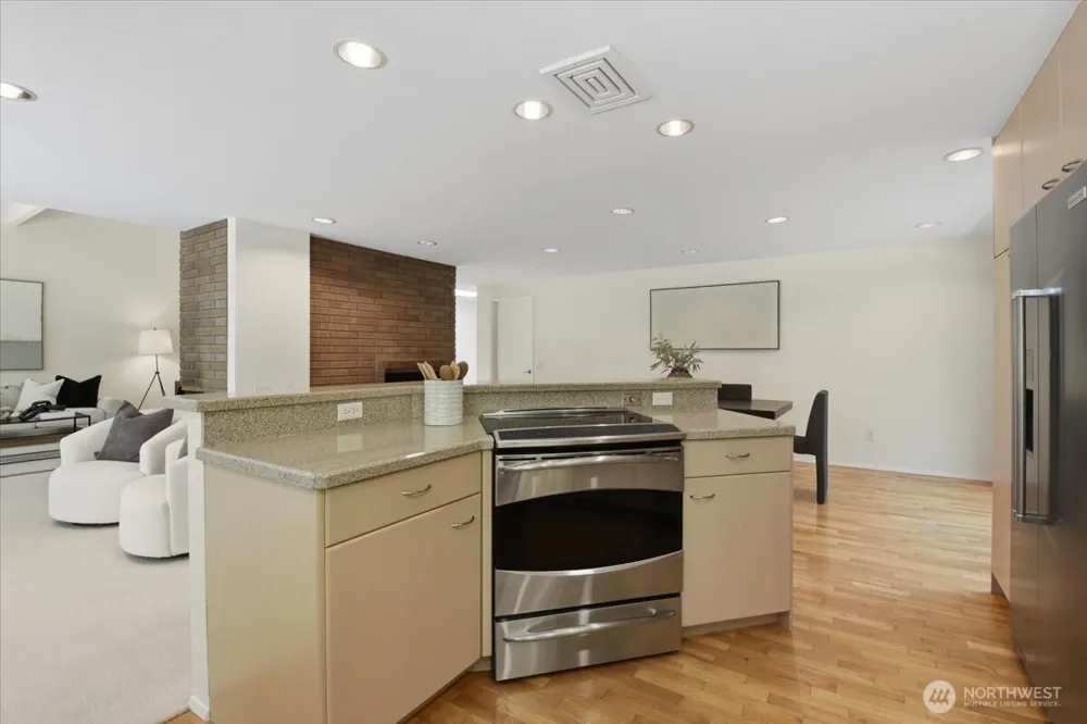 17816 NE 12th Street Bellevue, WA 98008