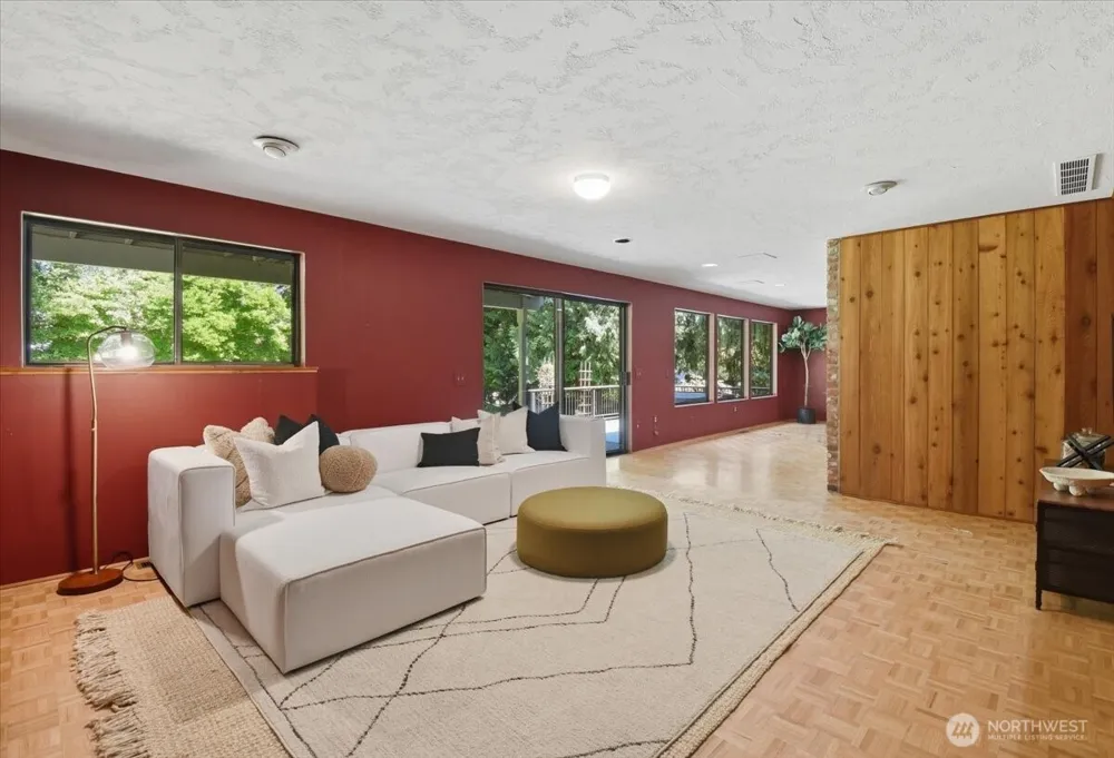 17816 NE 12th Street Bellevue, WA 98008