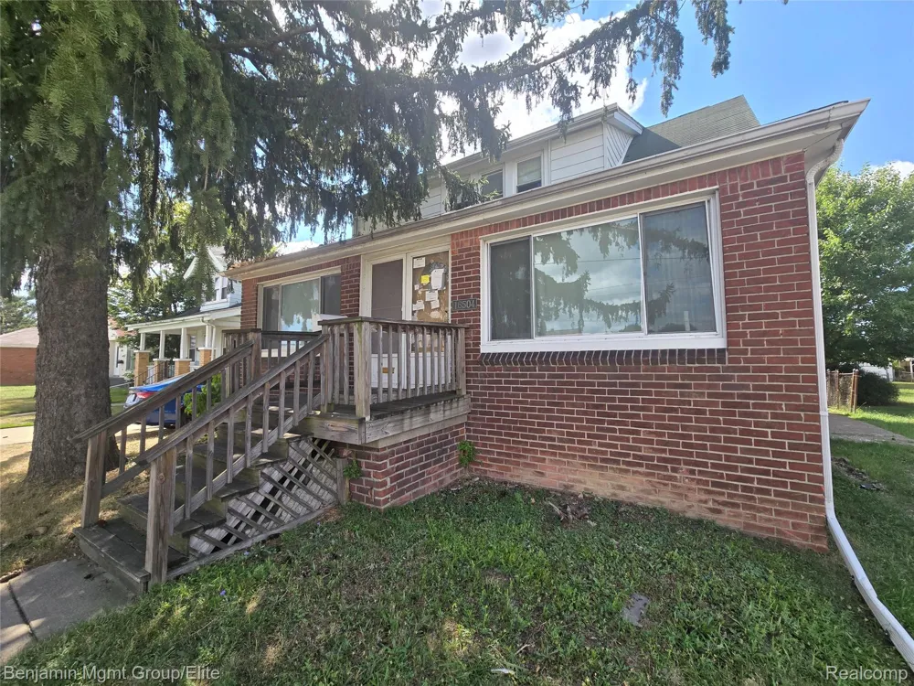 16504 E 10 Mile Road Eastpointe City, MI 48021