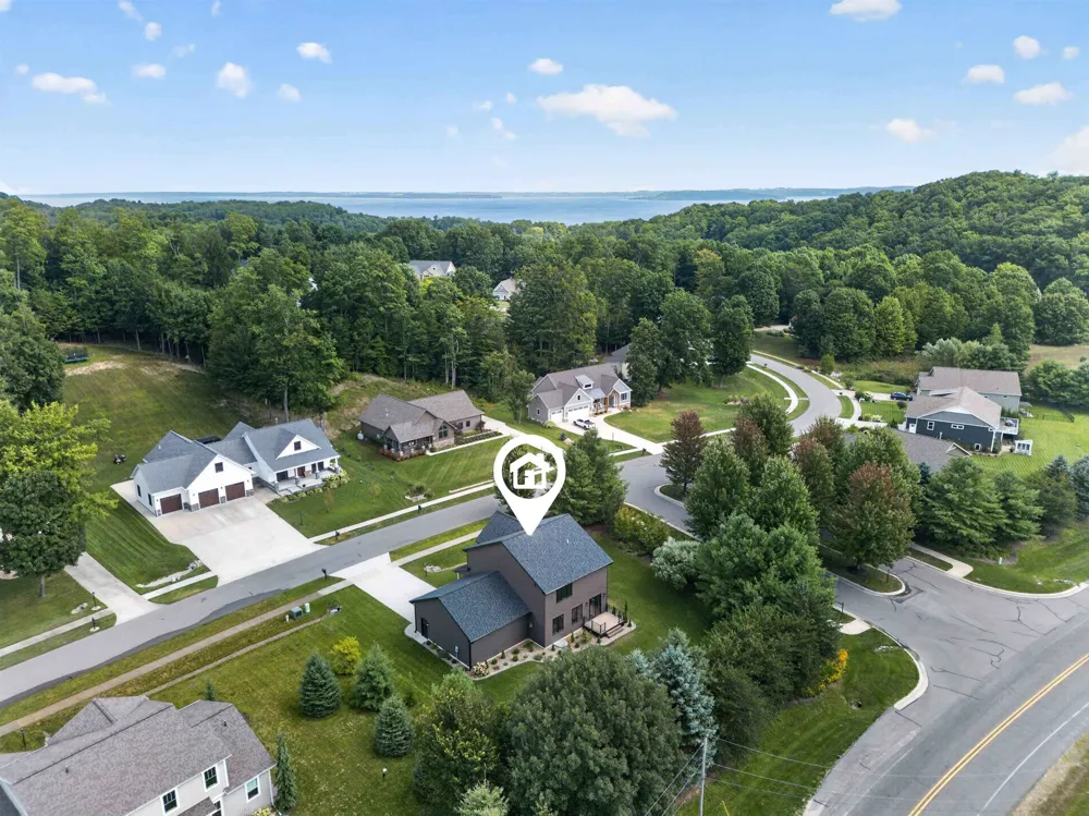9336 E Summerfield Drive Elmwood Charter Township, MI 49684