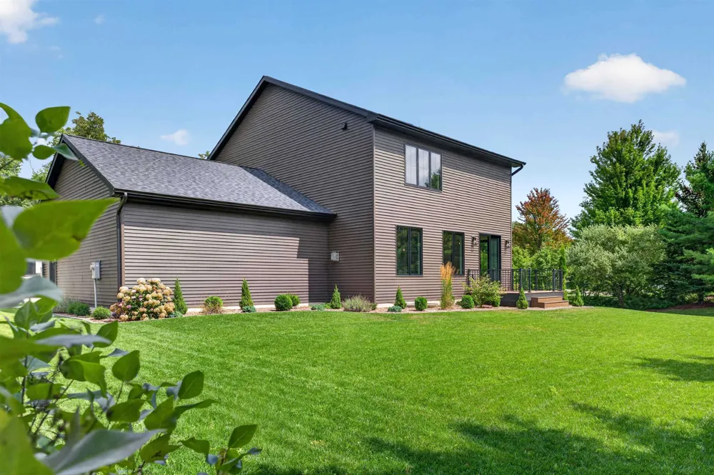 9336 E Summerfield Drive Elmwood Charter Township, MI 49684