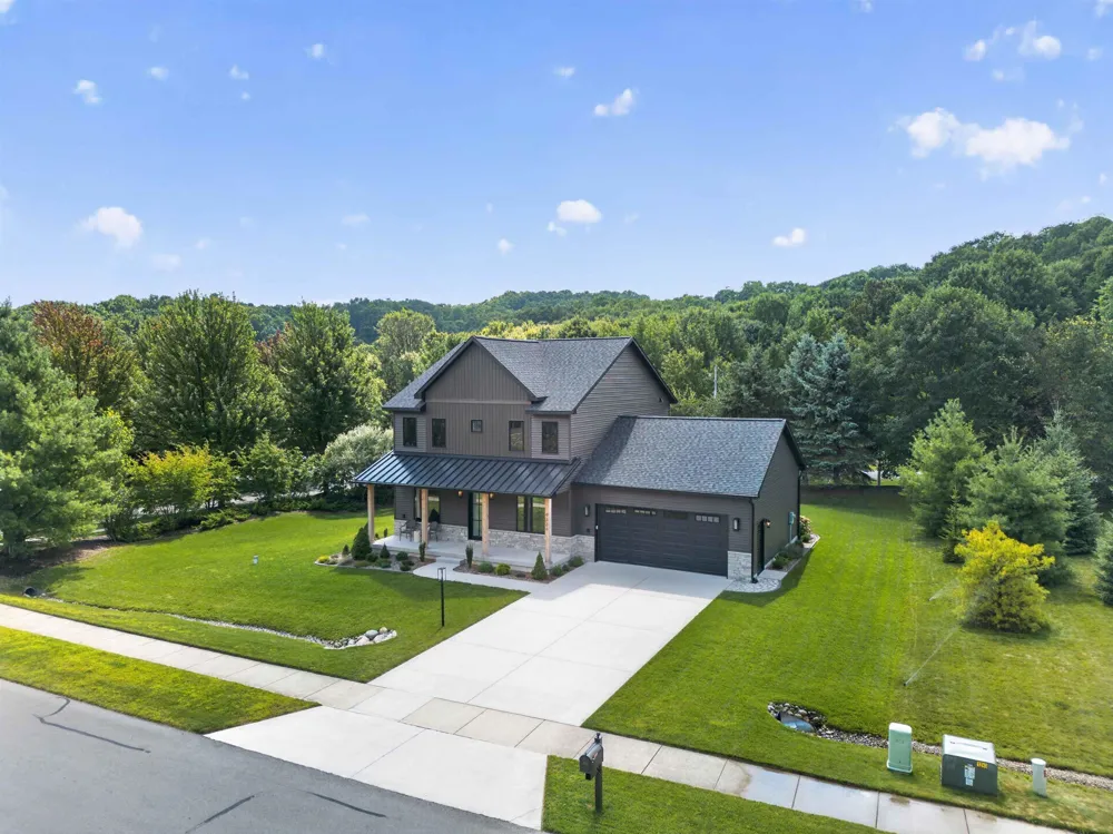 9336 E Summerfield Drive Elmwood Charter Township, MI 49684