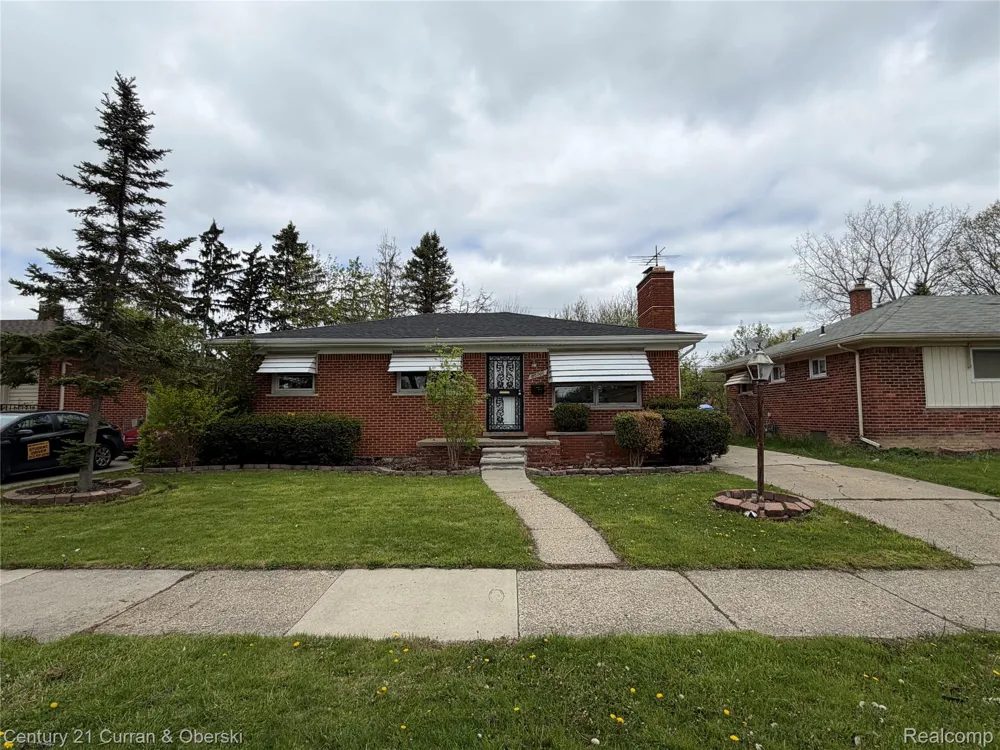 20700 Whitlock Drive Dearborn Heights City, MI 48127