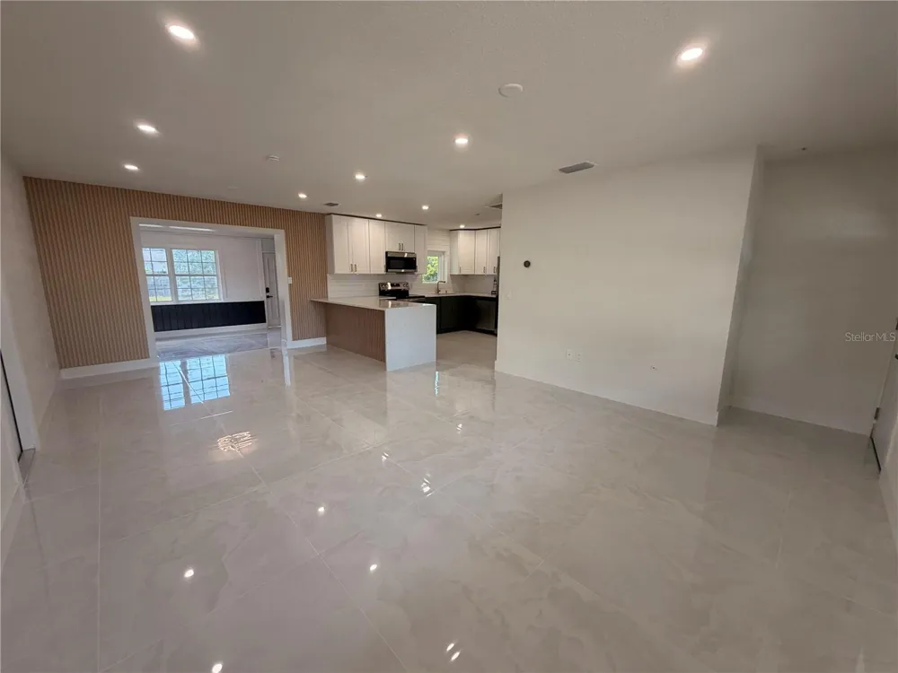 2405 21ST AVE W Bradenton, FL 34205