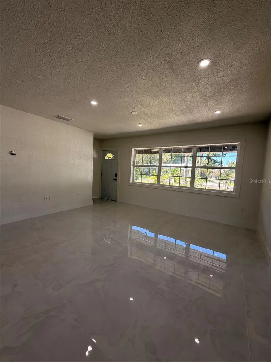 2405 21ST AVE W Bradenton, FL 34205