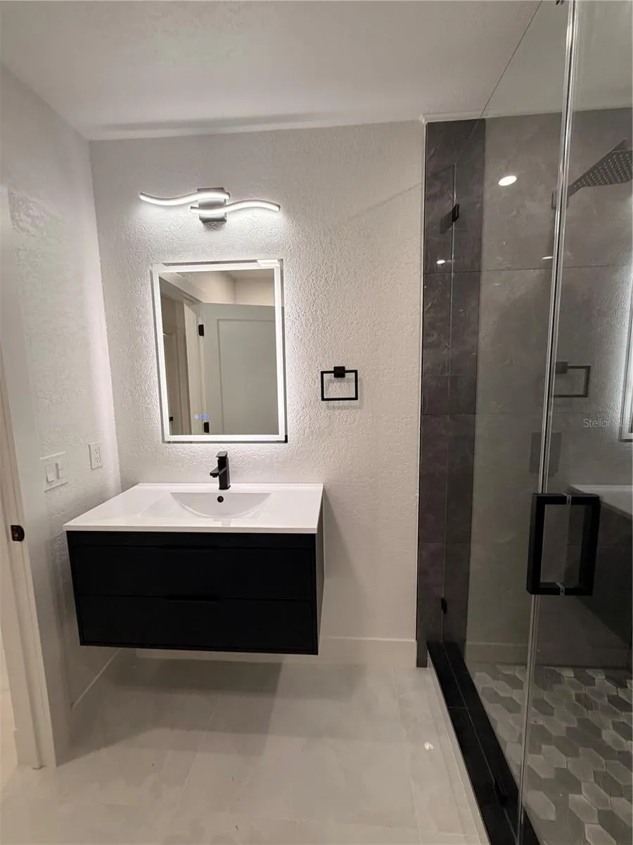 2405 21ST AVE W Bradenton, FL 34205