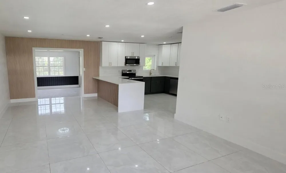 2405 21ST AVE W Bradenton, FL 34205