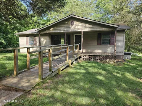 341 Warwick Lane