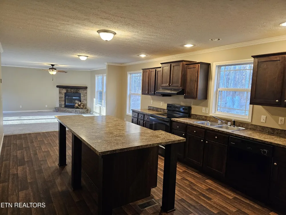 196 Red Hill Rd Sunbright, TN 37872