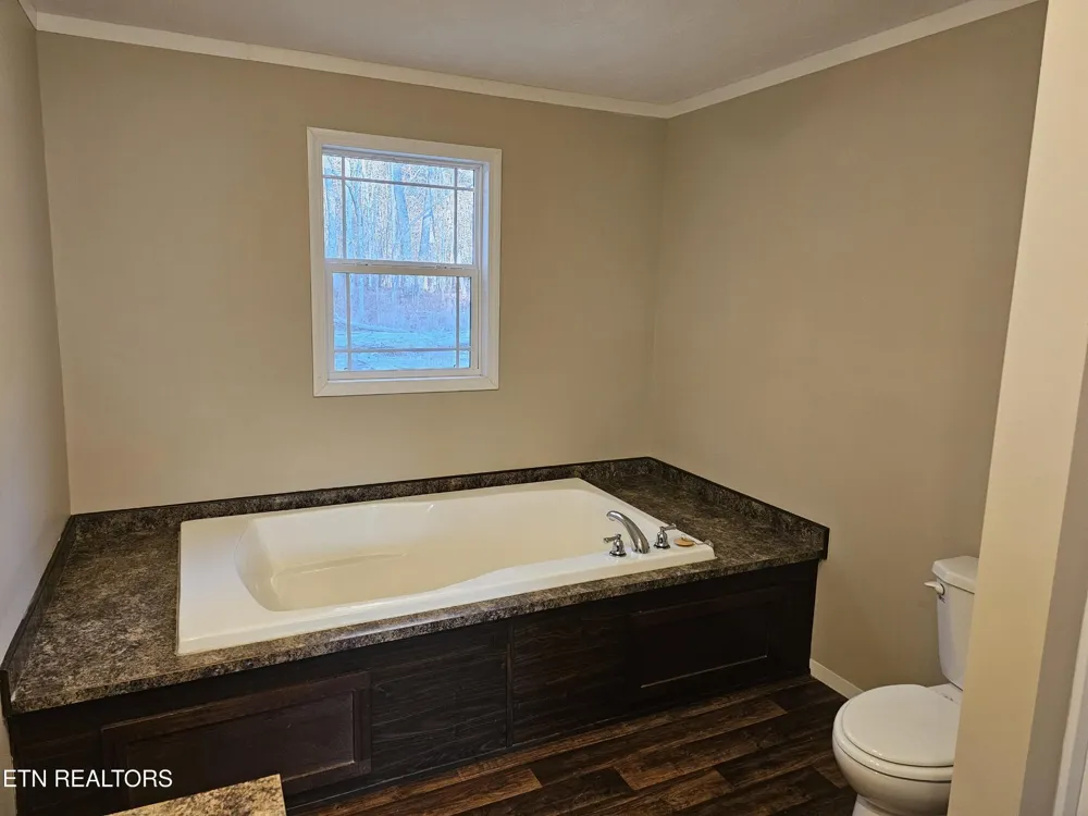 196 Red Hill Rd Sunbright, TN 37872