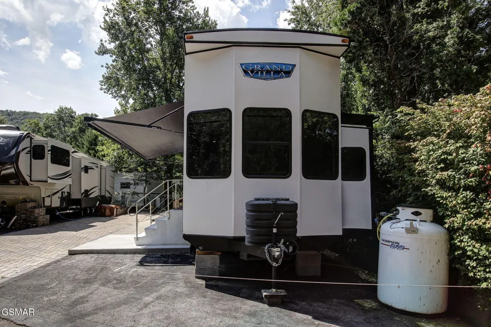 4229 E Parkway Gatlinburg, TN 37738