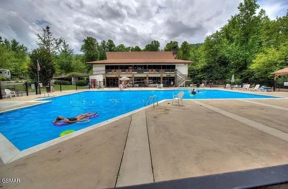 4229 E Parkway Gatlinburg, TN 37738