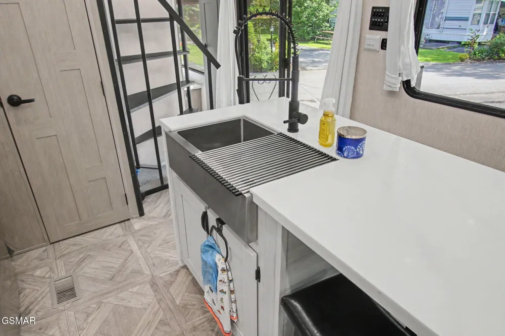 4229 E Parkway Gatlinburg, TN 37738