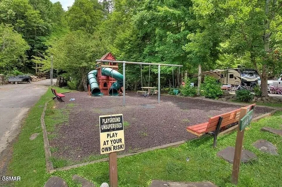4229 E Parkway Gatlinburg, TN 37738