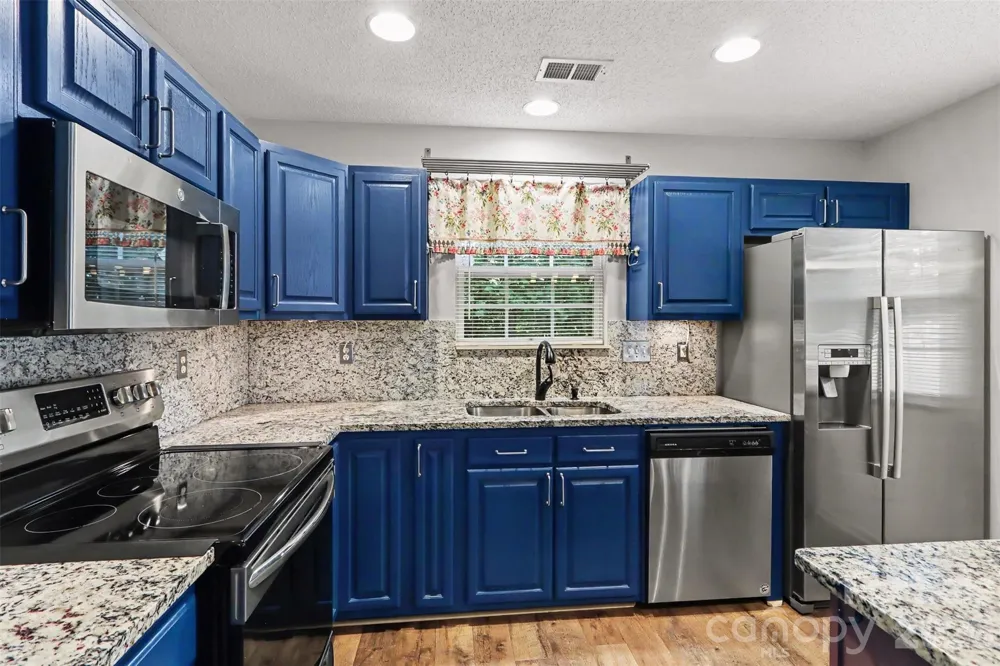 10150 Frosty Lane Charlotte, NC 28216