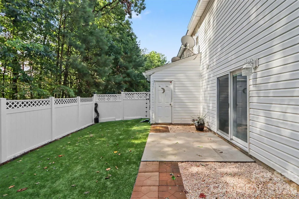 10150 Frosty Lane Charlotte, NC 28216