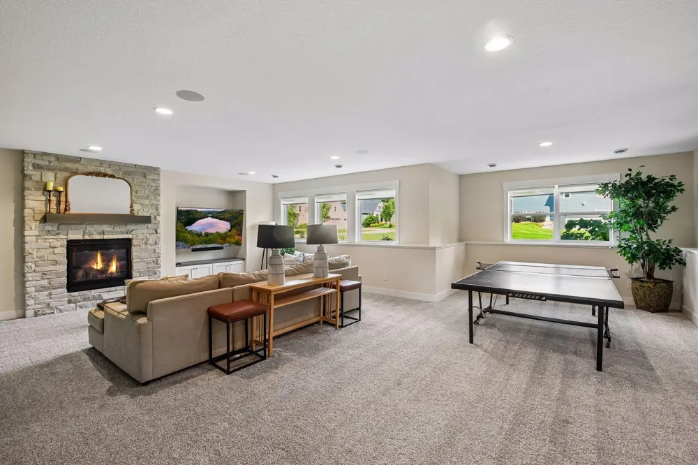 4264 Woodland Court Minnetrista, MN 55331