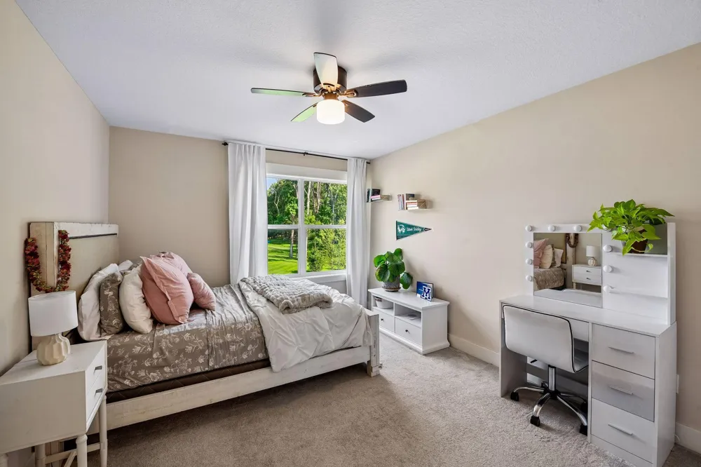 4264 Woodland Court Minnetrista, MN 55331