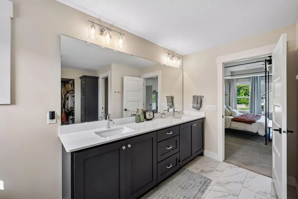 4264 Woodland Court Minnetrista, MN 55331